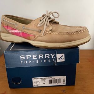 Sperry’s women’s intrepid linen/berry